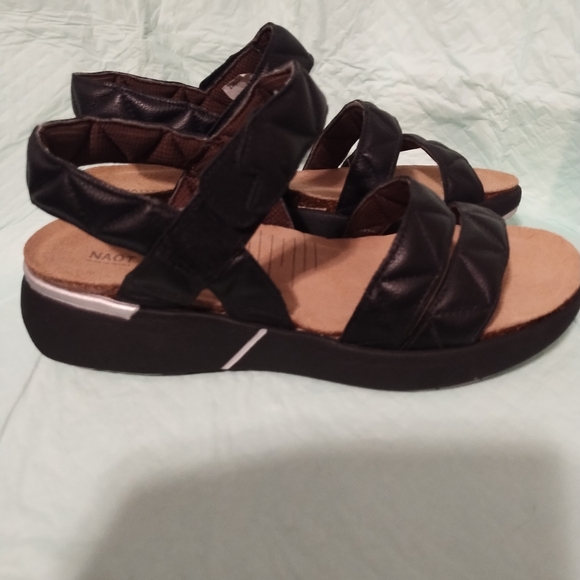 Naot sandal - Picture 3 of 5